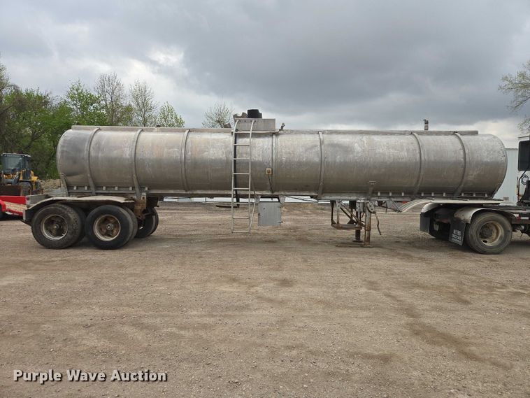 image for item EB1414 1972 Acro tank trailer