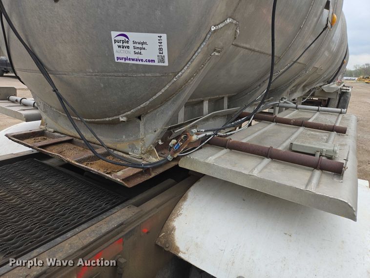 image for item EB1414 1972 Acro tank trailer