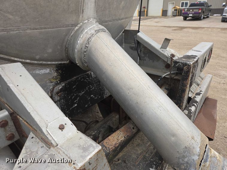 image for item EB1414 1972 Acro tank trailer
