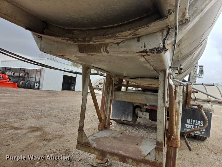 image for item EB1414 1972 Acro tank trailer