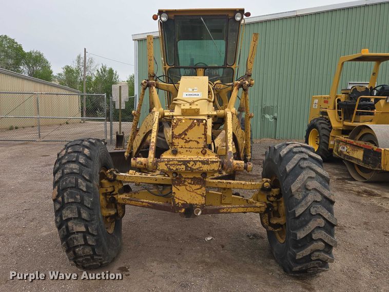 image for item EB1440 1978 Caterpillar 130G motor grader