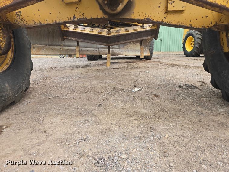 image for item EB1440 1978 Caterpillar 130G motor grader