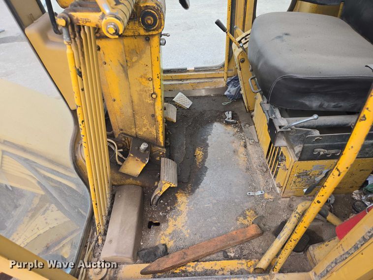image for item EB1440 1978 Caterpillar 130G motor grader
