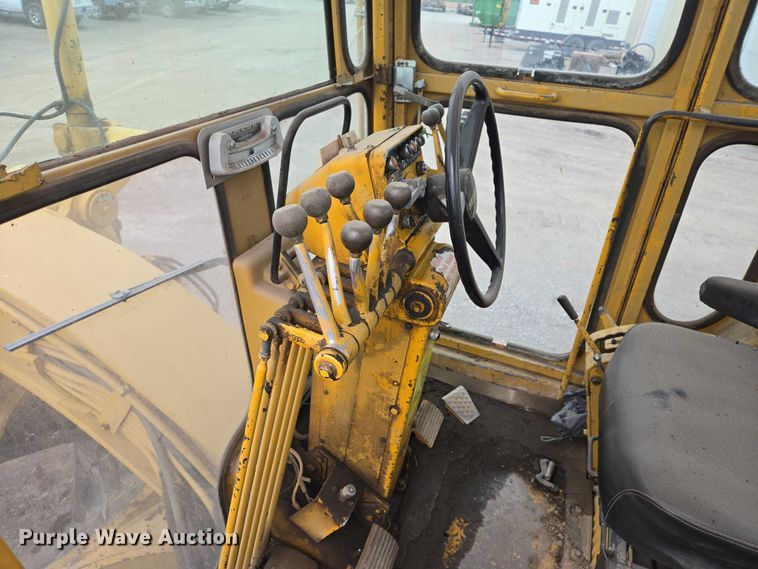 image for item EB1440 1978 Caterpillar 130G motor grader