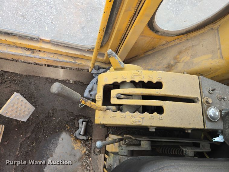 image for item EB1440 1978 Caterpillar 130G motor grader