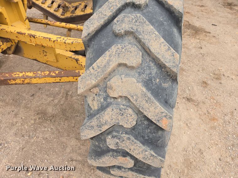 image for item EB1440 1978 Caterpillar 130G motor grader