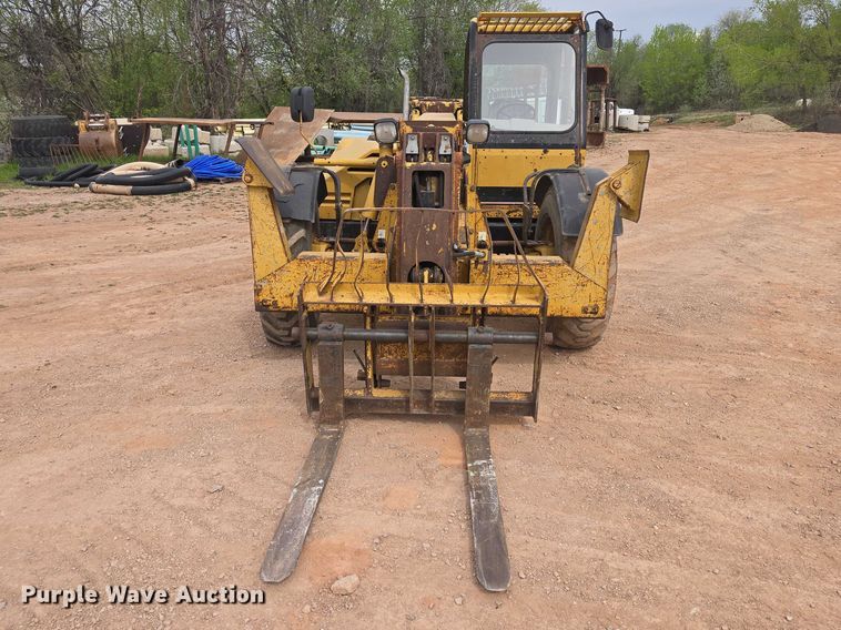 image for item EB1441 2000 Caterpillar TH83 telehandler