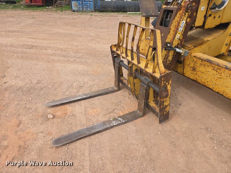 image for item EB1441 2000 Caterpillar TH83 telehandler