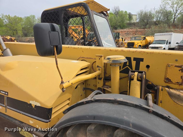image for item EB1441 2000 Caterpillar TH83 telehandler