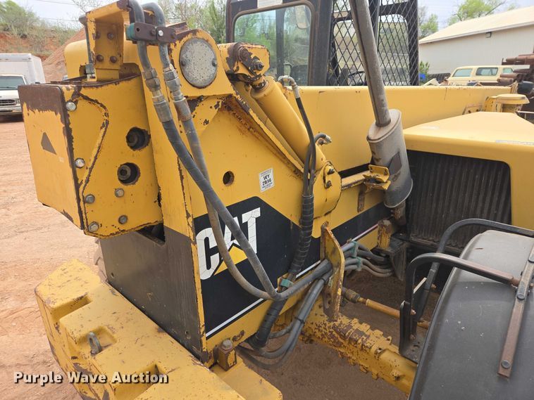 image for item EB1441 2000 Caterpillar TH83 telehandler