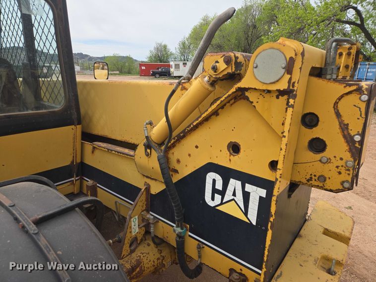 image for item EB1441 2000 Caterpillar TH83 telehandler