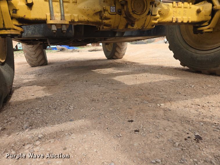 image for item EB1441 2000 Caterpillar TH83 telehandler