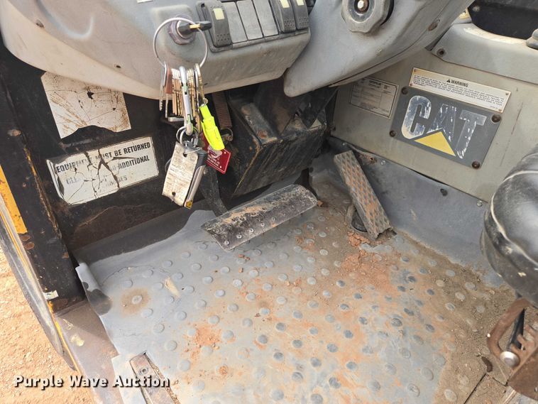 image for item EB1441 2000 Caterpillar TH83 telehandler