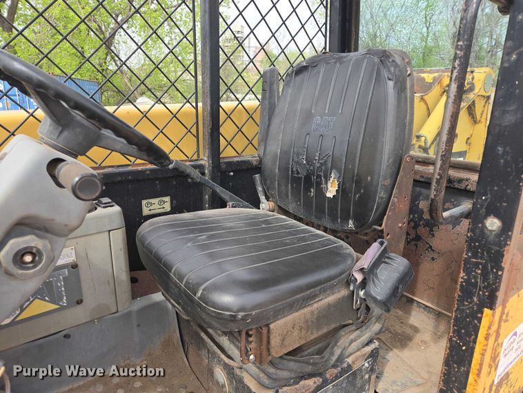 image for item EB1441 2000 Caterpillar TH83 telehandler