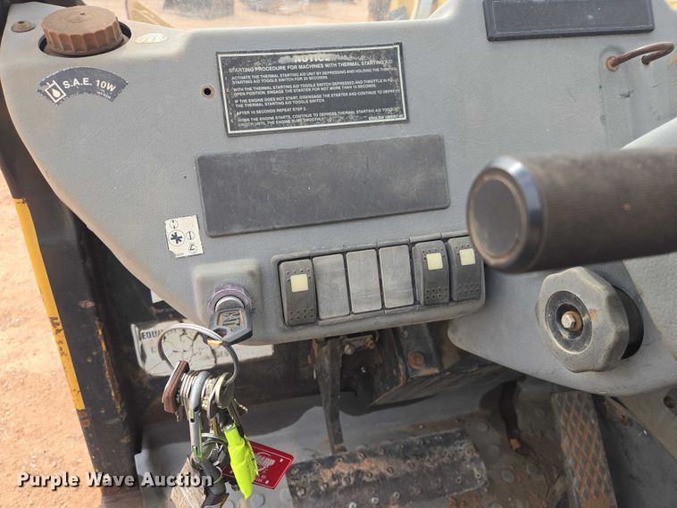 image for item EB1441 2000 Caterpillar TH83 telehandler