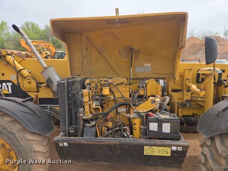 image for item EB1441 2000 Caterpillar TH83 telehandler