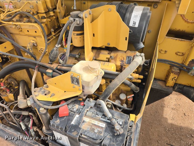 image for item EB1441 2000 Caterpillar TH83 telehandler