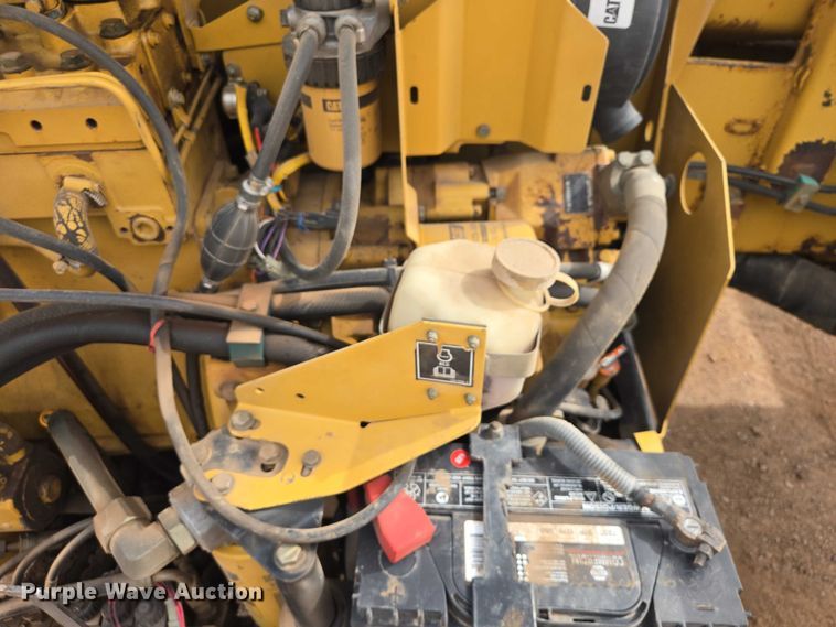 image for item EB1441 2000 Caterpillar TH83 telehandler