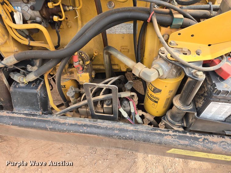 image for item EB1441 2000 Caterpillar TH83 telehandler