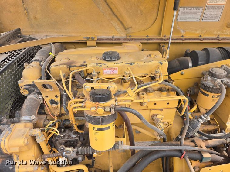 image for item EB1441 2000 Caterpillar TH83 telehandler