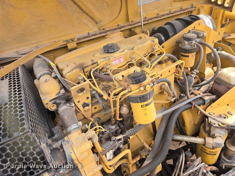 image for item EB1441 2000 Caterpillar TH83 telehandler