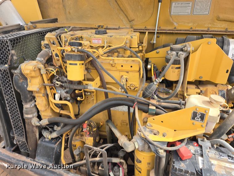 image for item EB1441 2000 Caterpillar TH83 telehandler