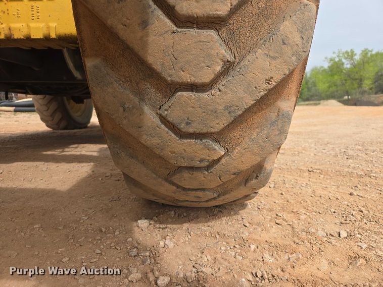 image for item EB1441 2000 Caterpillar TH83 telehandler