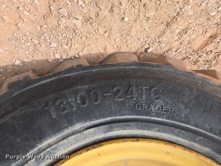 image for item EB1441 2000 Caterpillar TH83 telehandler