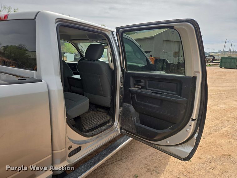 image for item EB1443 2015 RAM 2500HD Crew Cab pickup truck