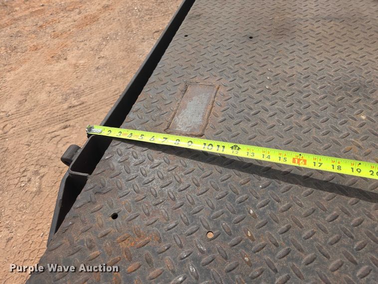 image for item EB1444 2011 Ford F550 Super Duty XL Ext. Cab flatbed truck