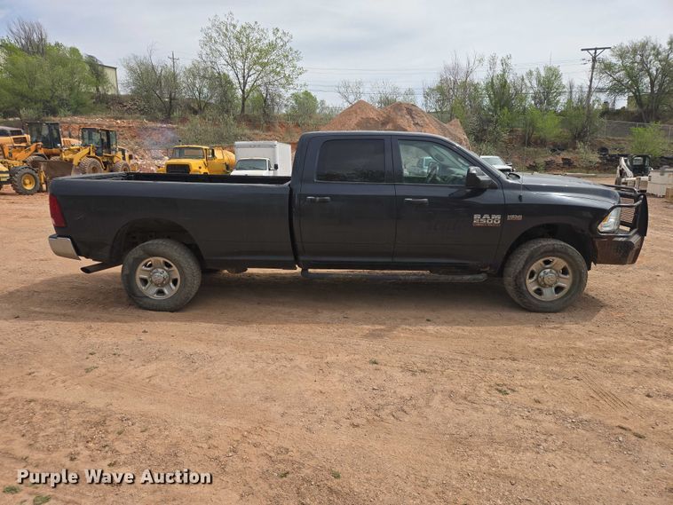 image for item EB1445 2014 RAM 2500HD Crew Cab pickup truck