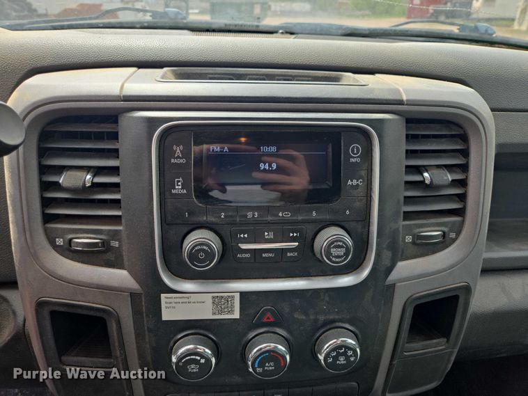 image for item EB1445 2014 RAM 2500HD Crew Cab pickup truck