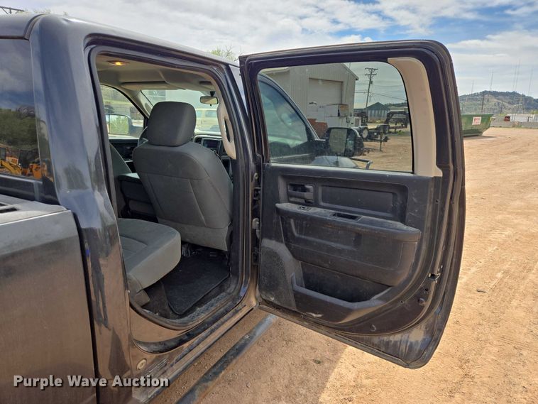 image for item EB1445 2014 RAM 2500HD Crew Cab pickup truck