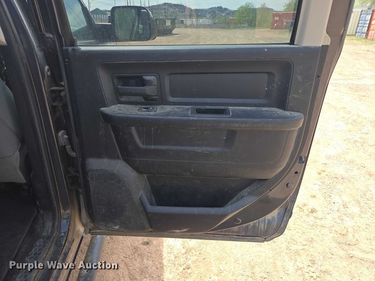 image for item EB1445 2014 RAM 2500HD Crew Cab pickup truck