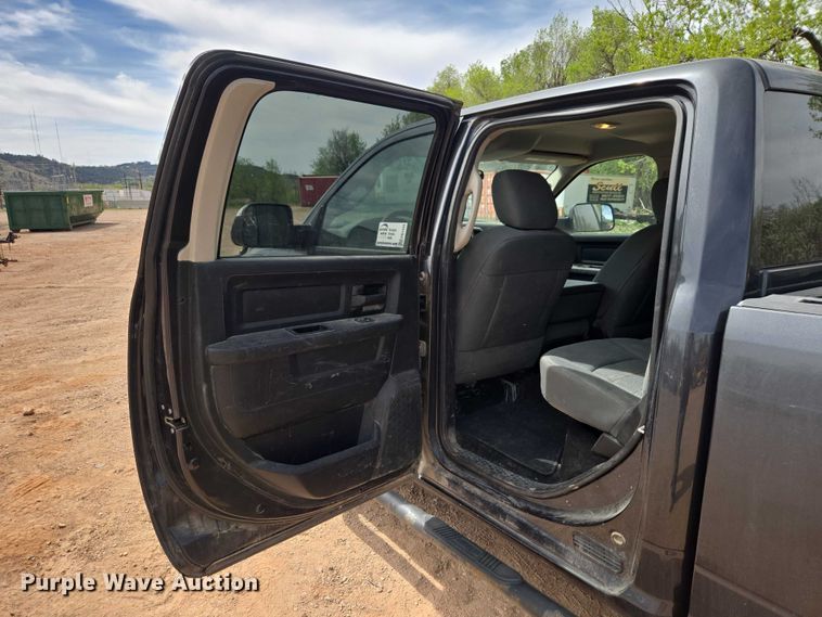 image for item EB1445 2014 RAM 2500HD Crew Cab pickup truck