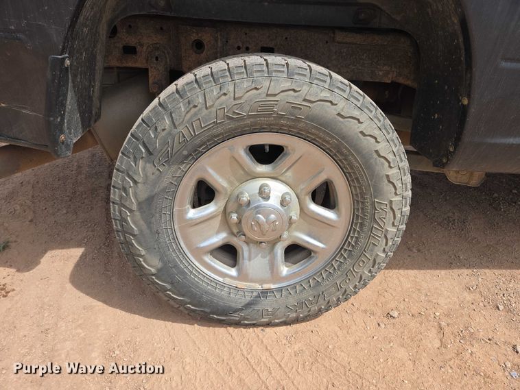 image for item EB1445 2014 RAM 2500HD Crew Cab pickup truck