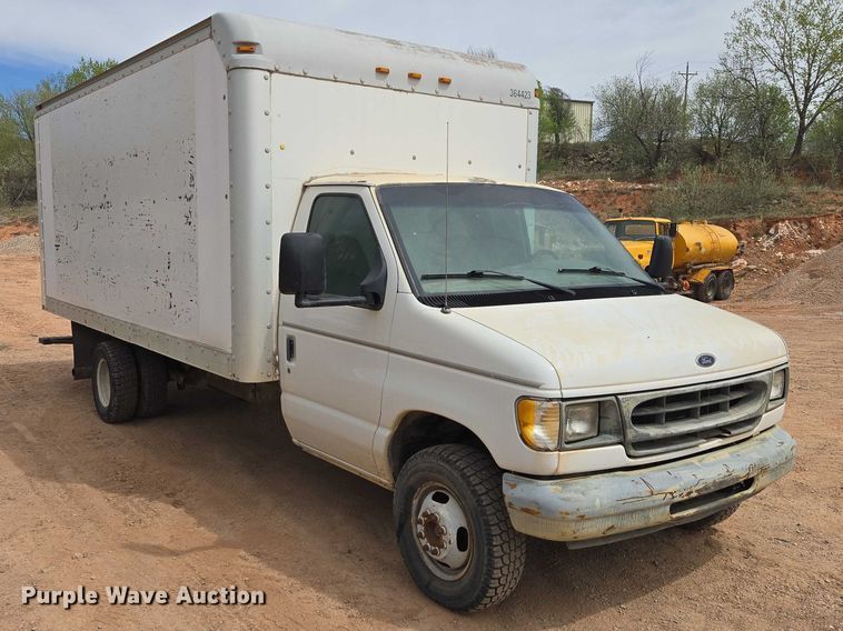image for item EB1446 2000 Ford E350 box truck