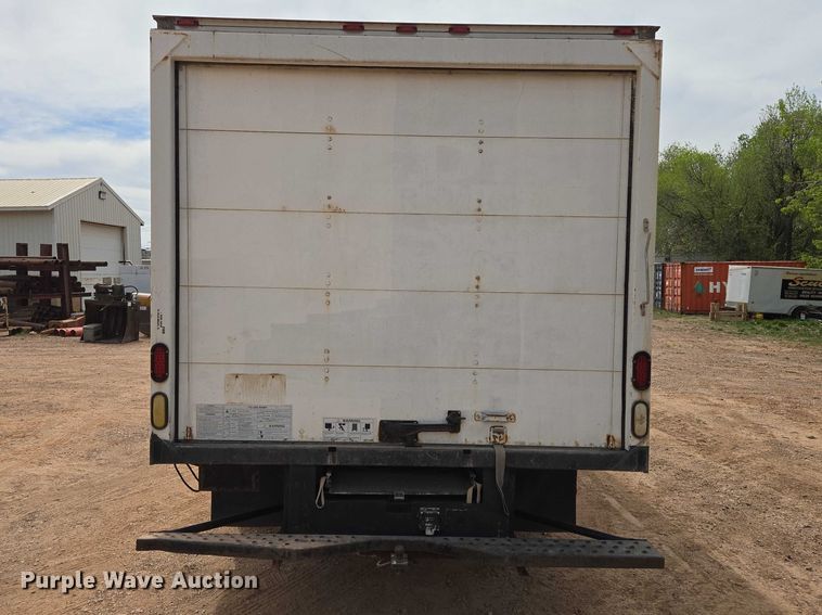 image for item EB1446 2000 Ford E350 box truck