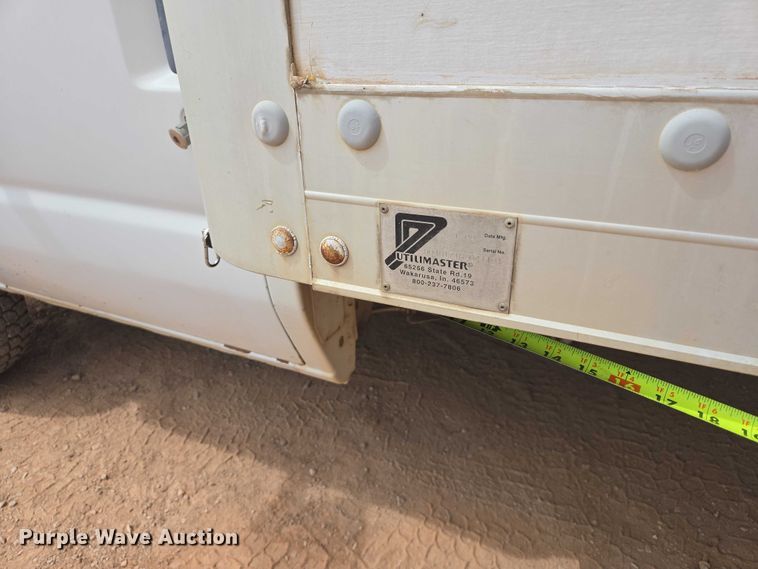 image for item EB1446 2000 Ford E350 box truck