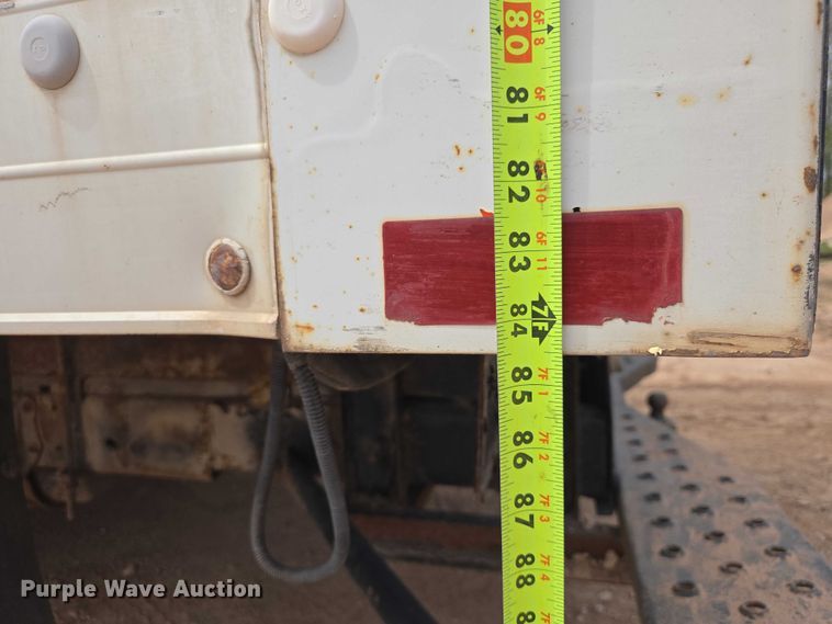 image for item EB1446 2000 Ford E350 box truck