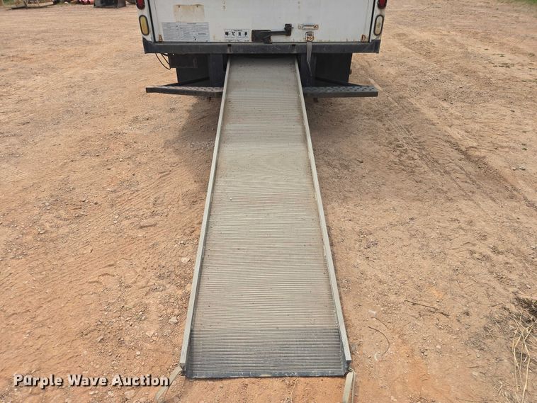 image for item EB1446 2000 Ford E350 box truck