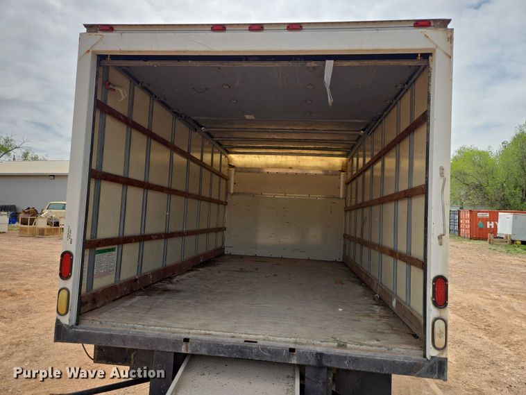 image for item EB1446 2000 Ford E350 box truck