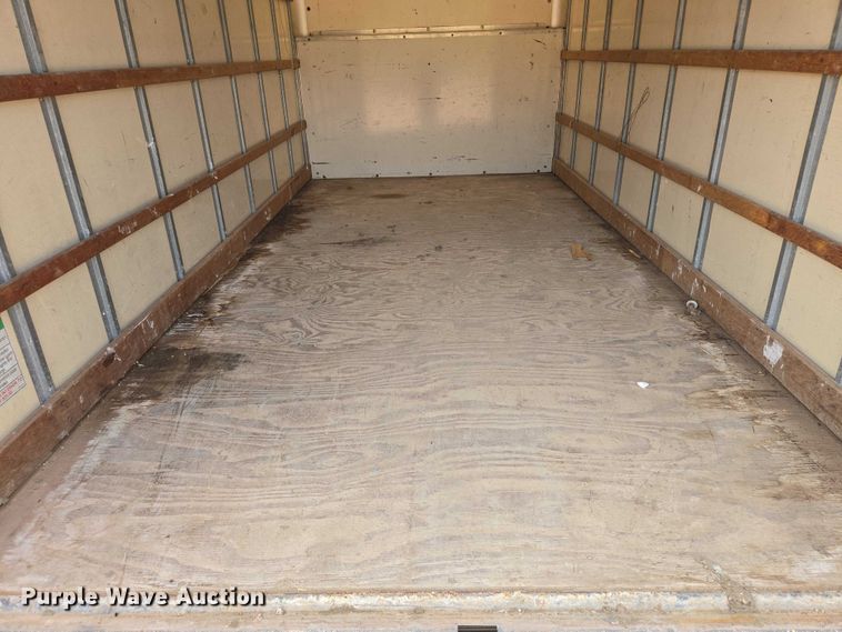 image for item EB1446 2000 Ford E350 box truck