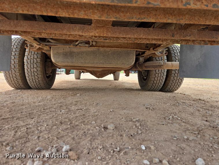 image for item EB1446 2000 Ford E350 box truck