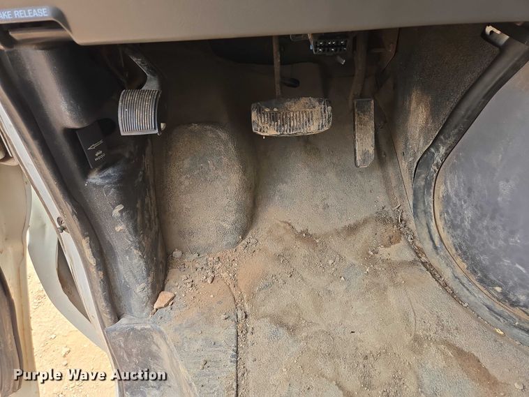 image for item EB1446 2000 Ford E350 box truck