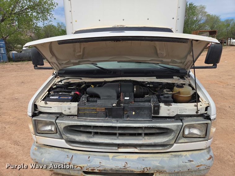 image for item EB1446 2000 Ford E350 box truck