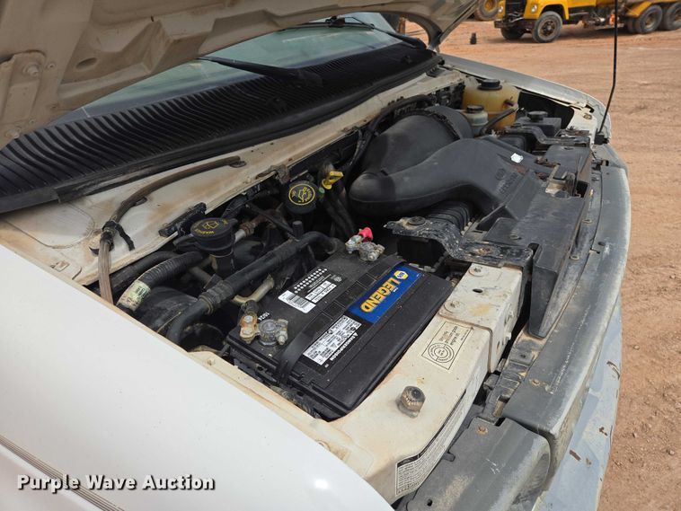 image for item EB1446 2000 Ford E350 box truck