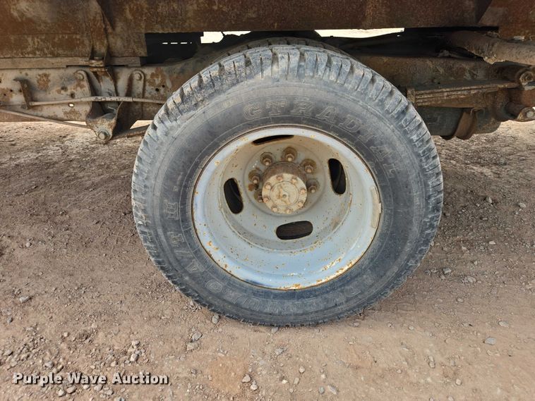 image for item EB1446 2000 Ford E350 box truck