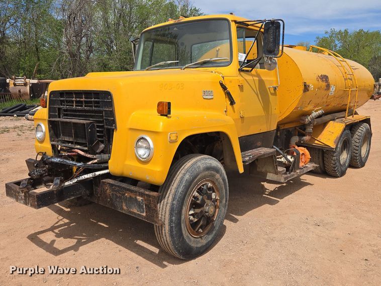 image for item EB1447 1972 Ford 8000 water truck