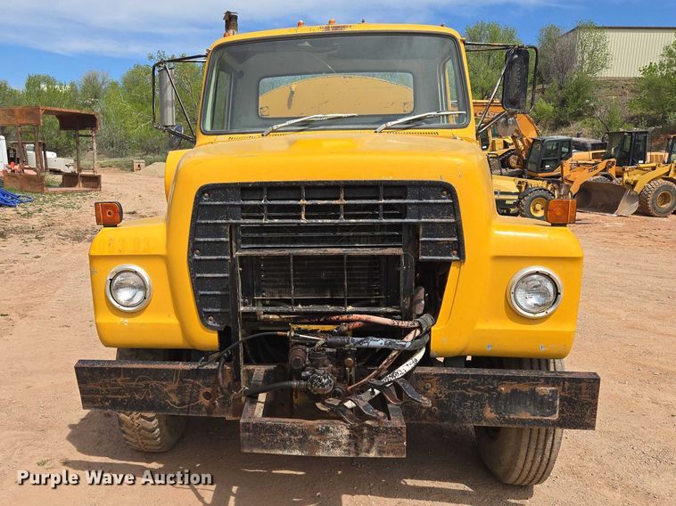 image for item EB1447 1972 Ford 8000 water truck